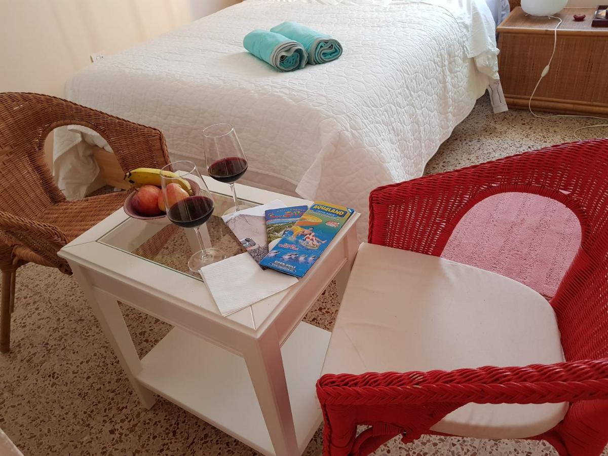 The Poppies Guest House - 100M Ocean - Private Spaces 칸델라리아 외부 사진
