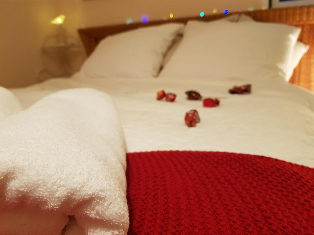 The Poppies Guest House - 100M Ocean - Private Spaces 칸델라리아 외부 사진